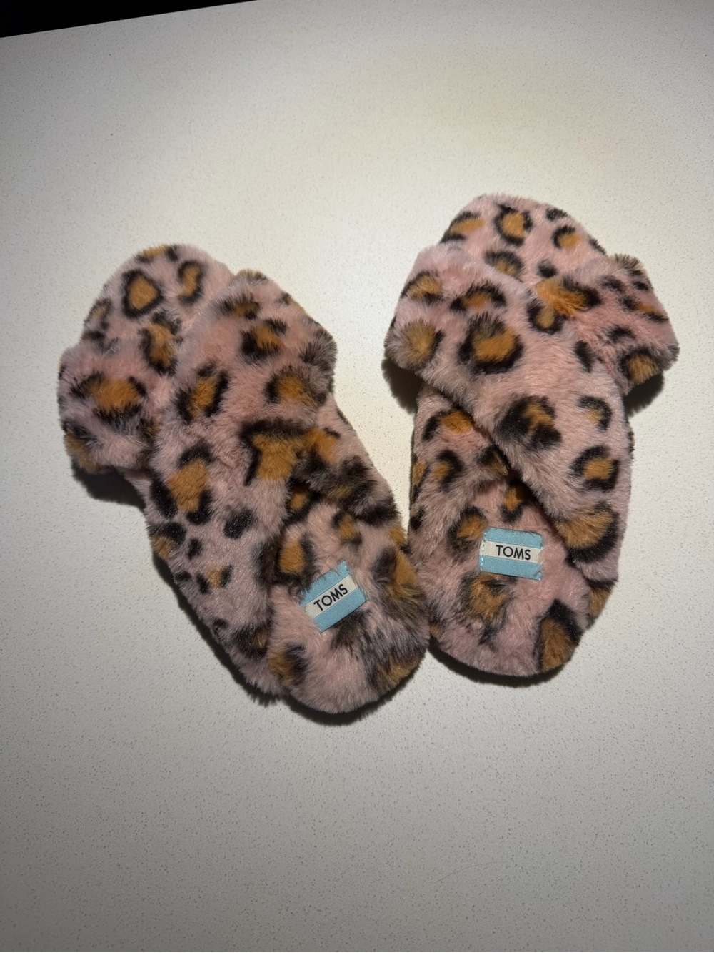 TOMS Pink Leopard Faux Fur Slippers Size 9